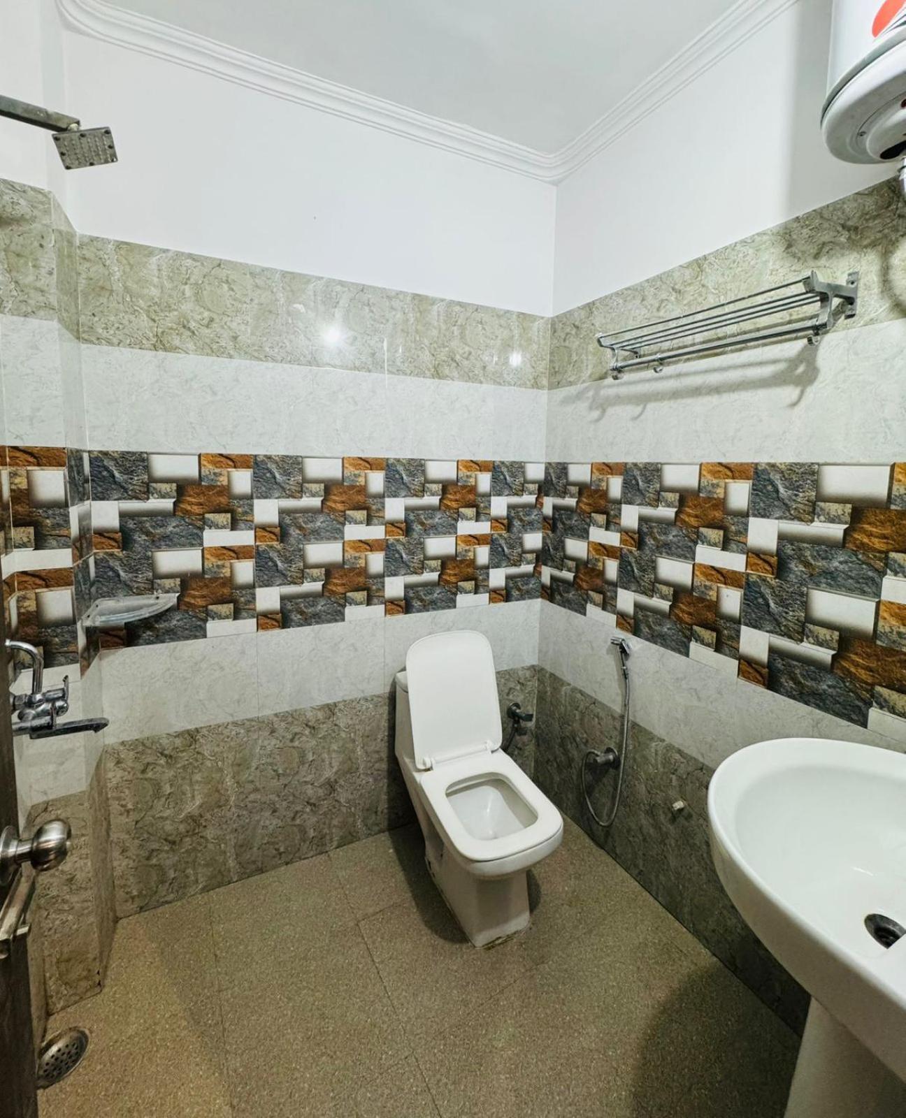 Hotel Pearl Inn Rudrapur Exterior photo